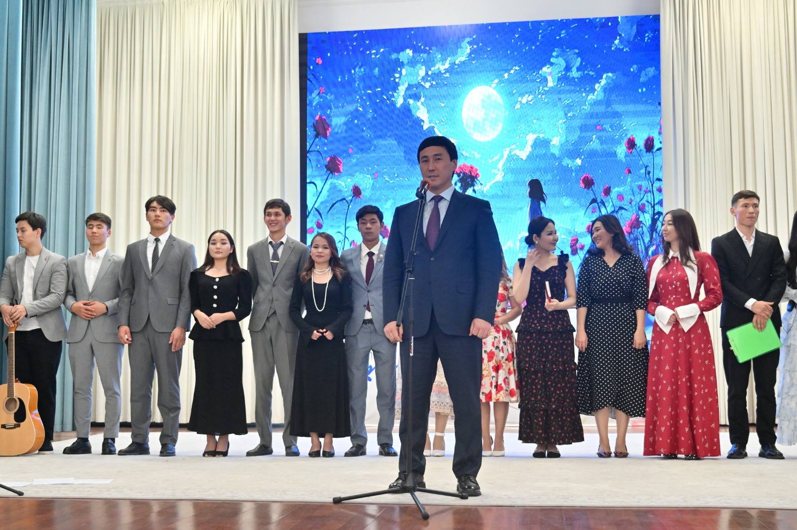 "ӘР КЕЙІПКЕР - БІР ТАҒДЫР" АТТЫ ӘДЕБИ КЕШ ӨТТІ