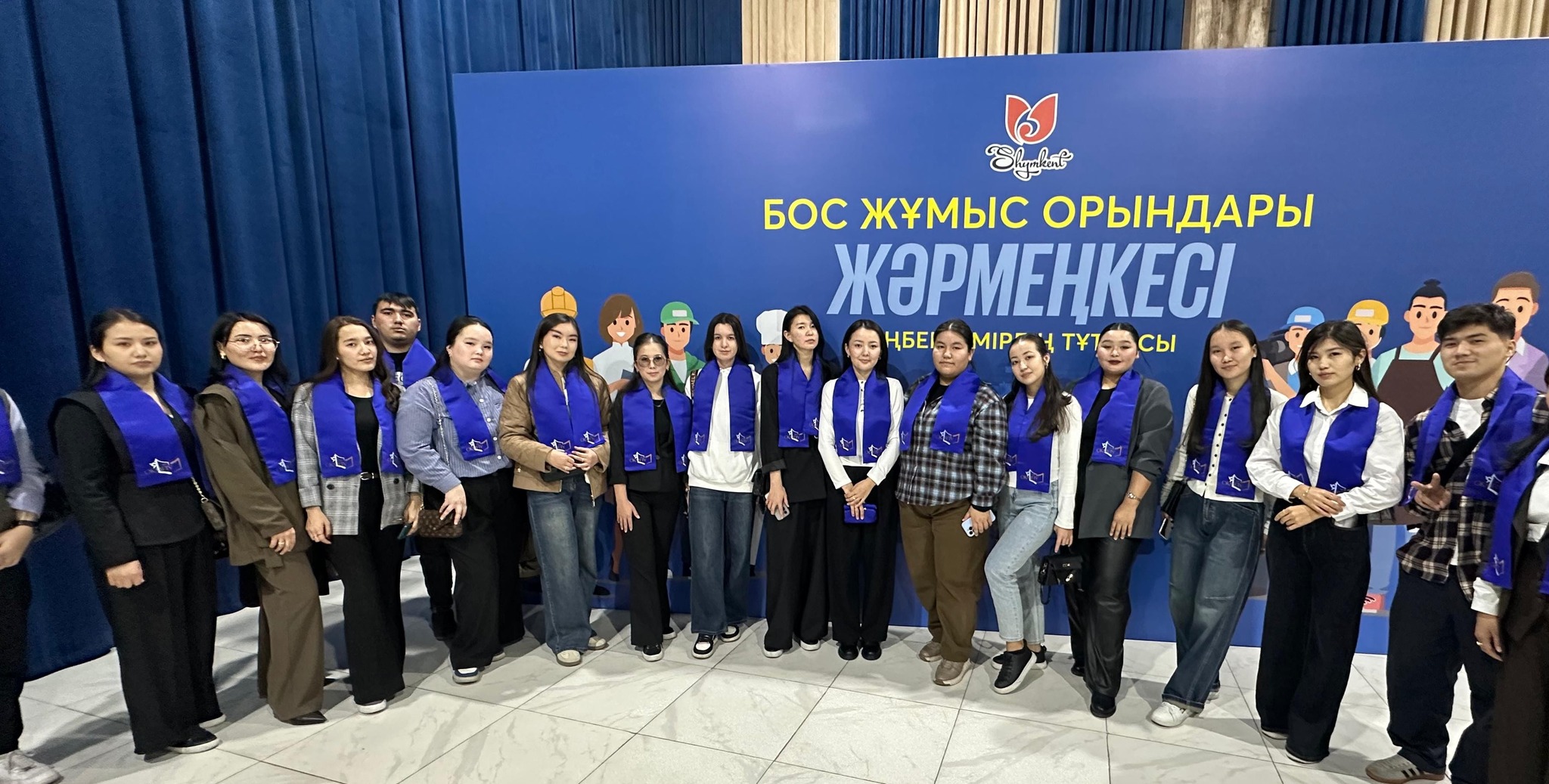 СТУДЕНТТЕР ЕҢБЕК НАРЫҒЫНДАҒЫ СҰРАНЫСПЕН ТАНЫСТЫ