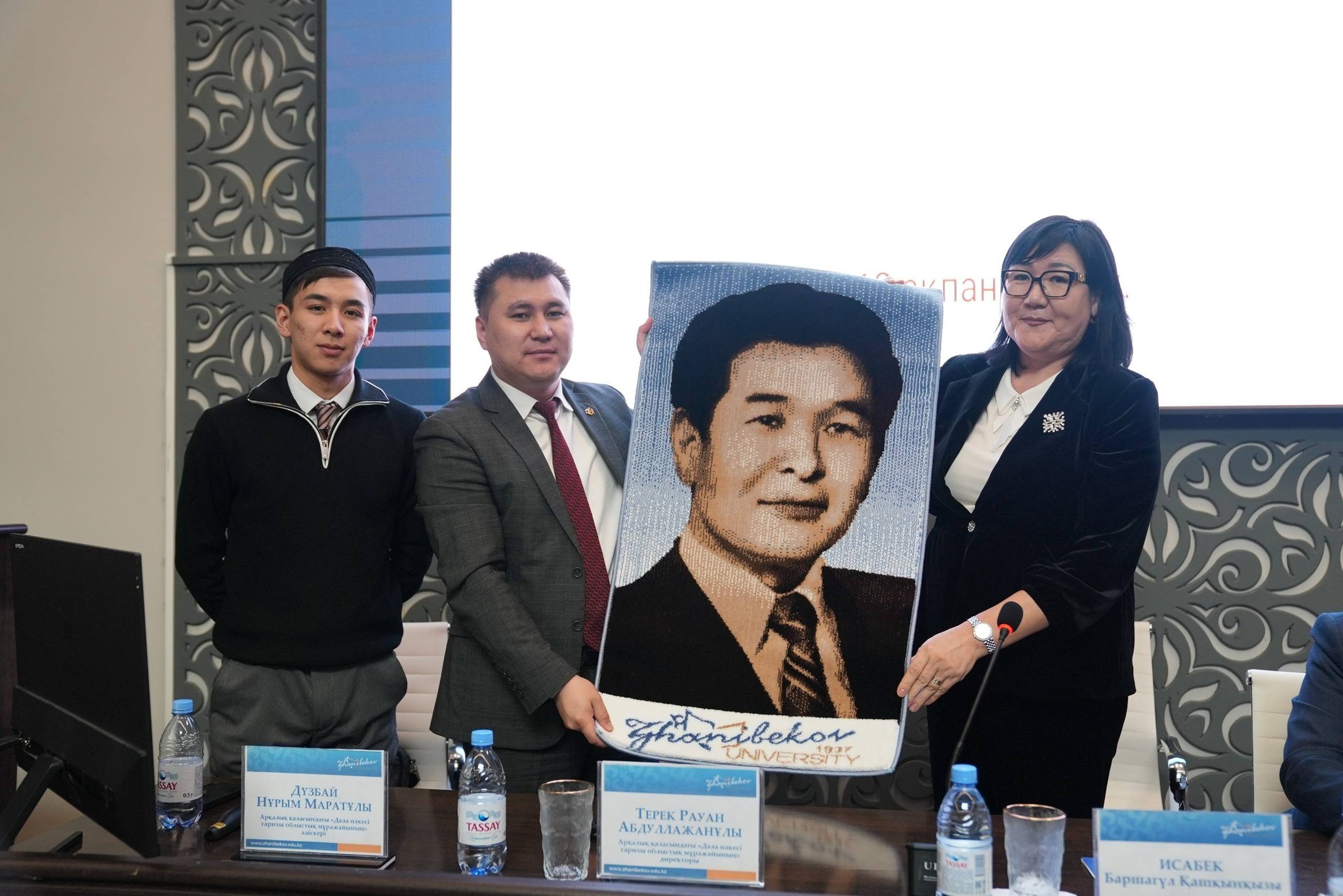 «МЕМЛЕКЕТ ЖӘНЕ ҚОҒАМ ҚАЙРАТКЕРІ, ЭТНОГРАФ-ҒАЛЫМ ӨЗБЕКӘЛІ ЖӘНІБЕКОВТІҢ ТОРҒАЙ ӨҢІРІНДЕГІ ҚЫЗМЕТІ» АТТЫ КЕЗДЕСУ ӨТТІ