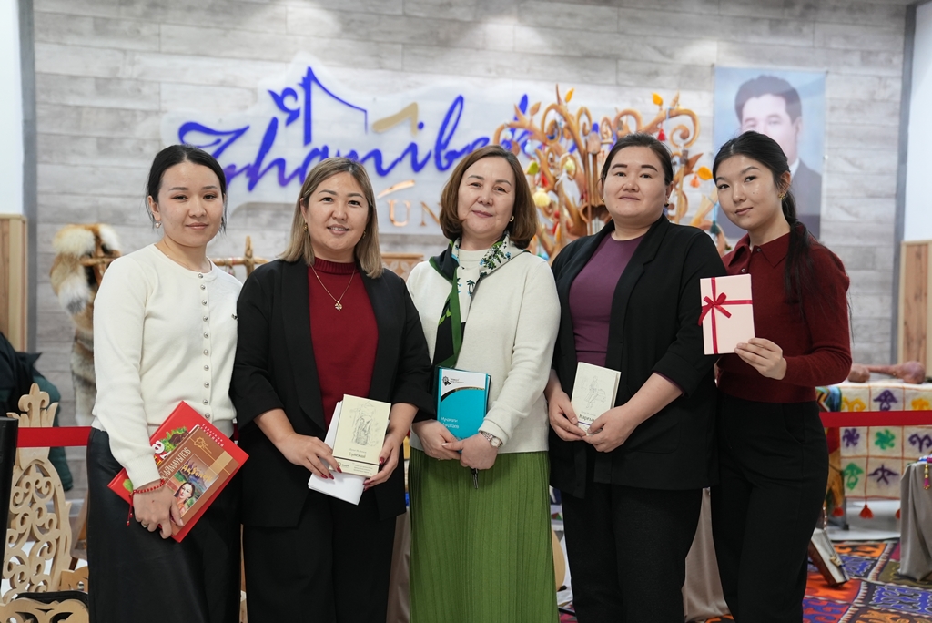 «ЖӘНІБЕКОВ УНИВЕРСИТЕТІНІҢ КІТАП ФЕСТИВАЛІ» ӨТТІ