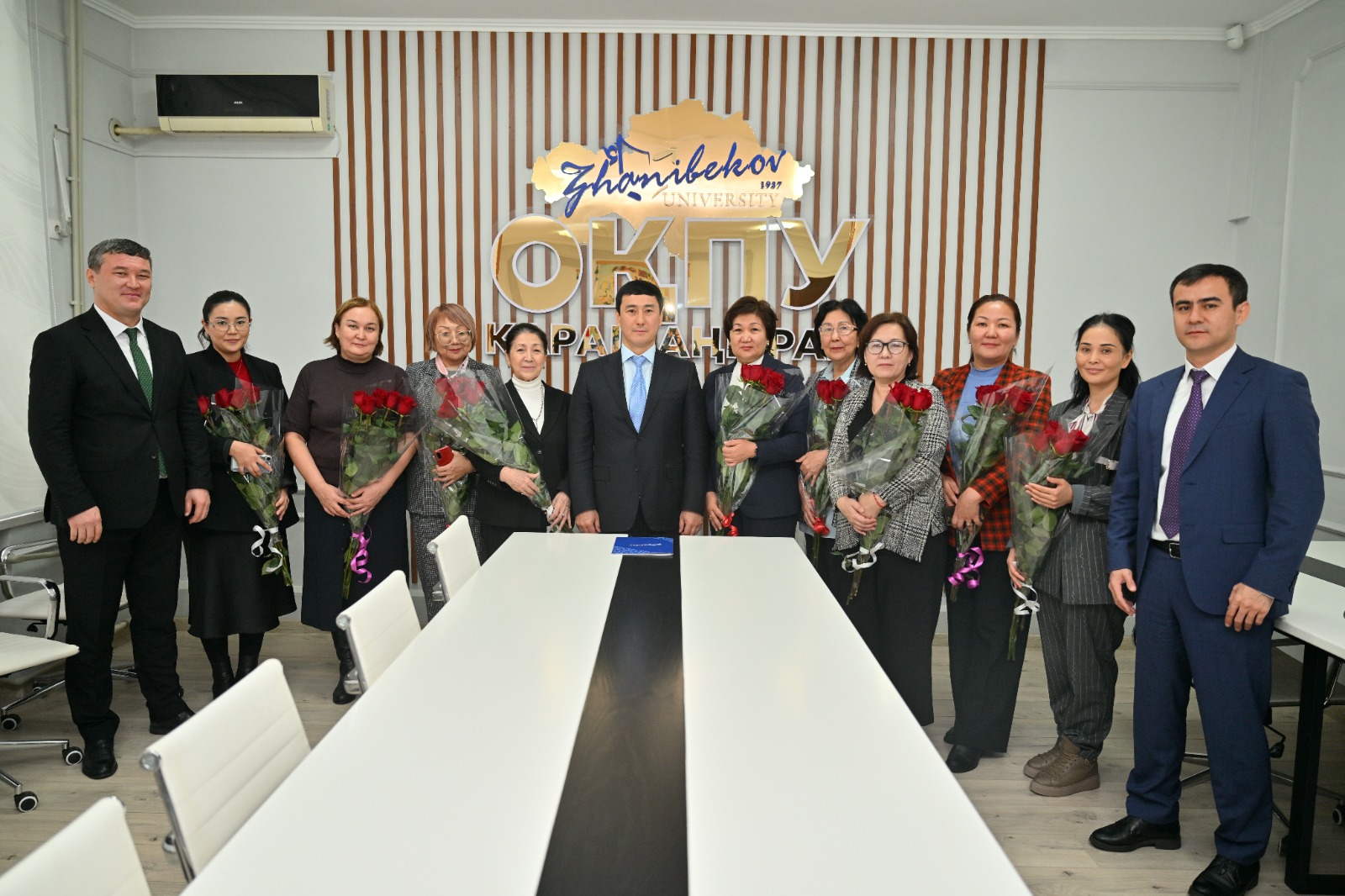 Құрметті ғалым ханымдар, зерттеушілер!